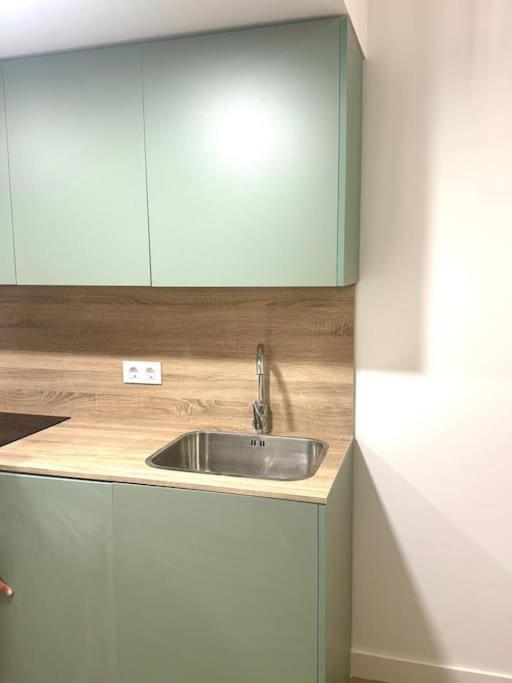 Gran Apartamento A Pie De Calle Valencia Exteriör bild