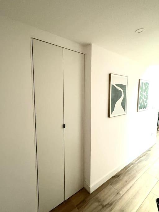 Gran Apartamento A Pie De Calle Valencia Exteriör bild
