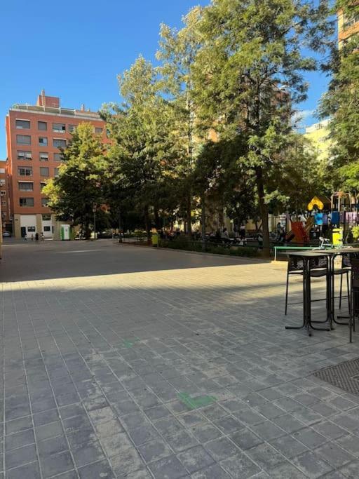 Gran Apartamento A Pie De Calle Valencia Exteriör bild